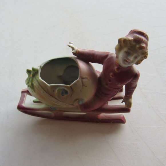 Vintage Boy and Egg Sleigh Small Ceramic Pot - Picture 2 of 5